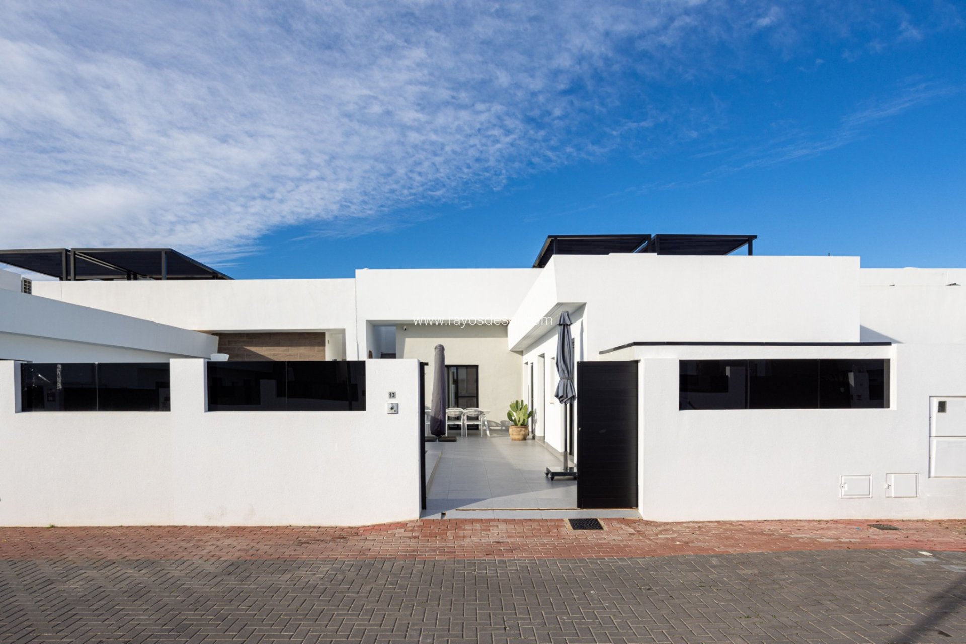 Resale - Villa - Roldan