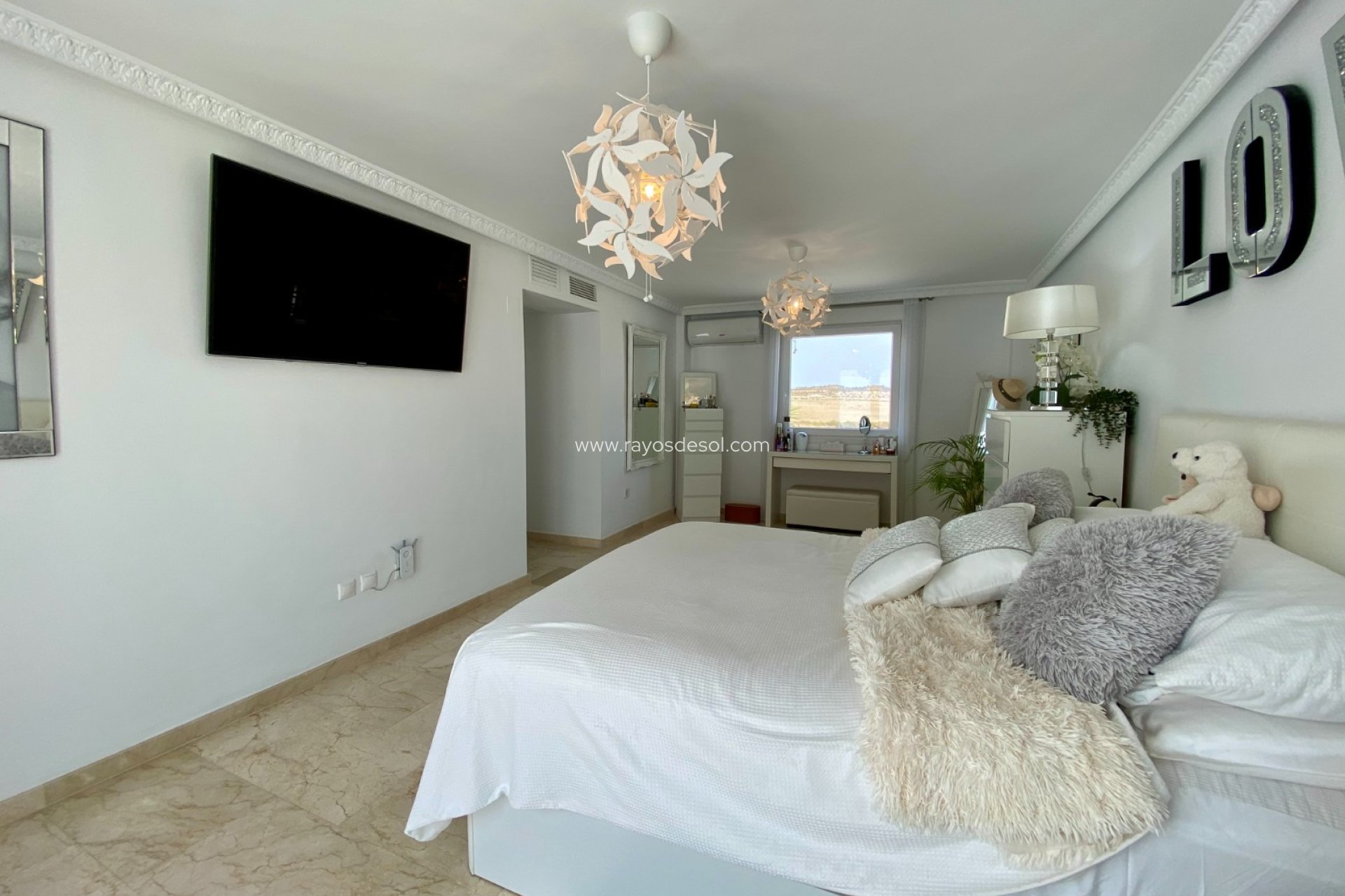 Resale - Villa - San Miguel de Salinas - Pueblo