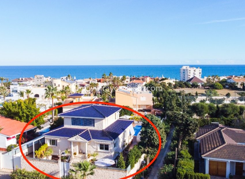 Resale - Villa - Torrevieja - La Mata