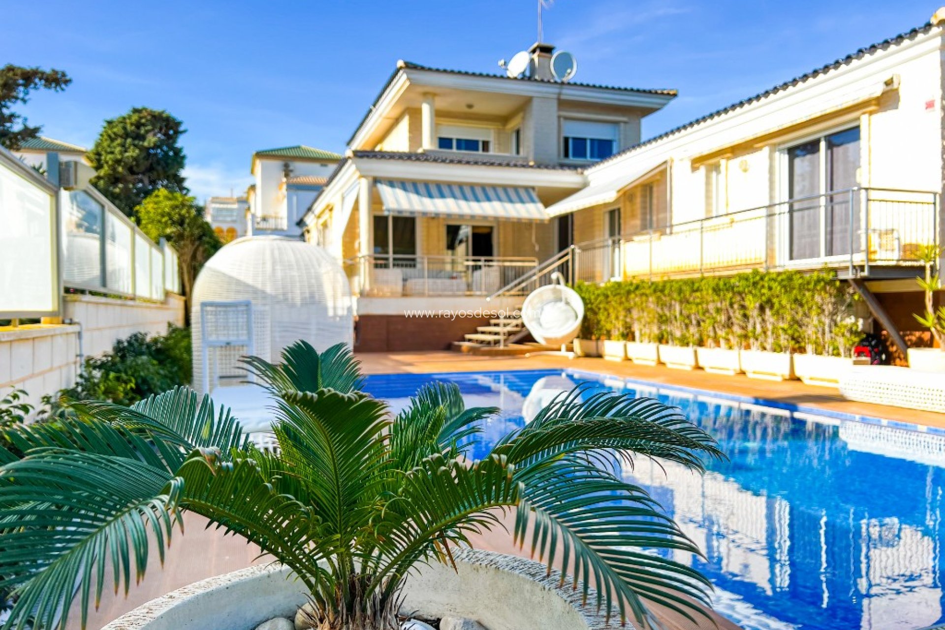 Resale - Villa - Torrevieja - La Mata