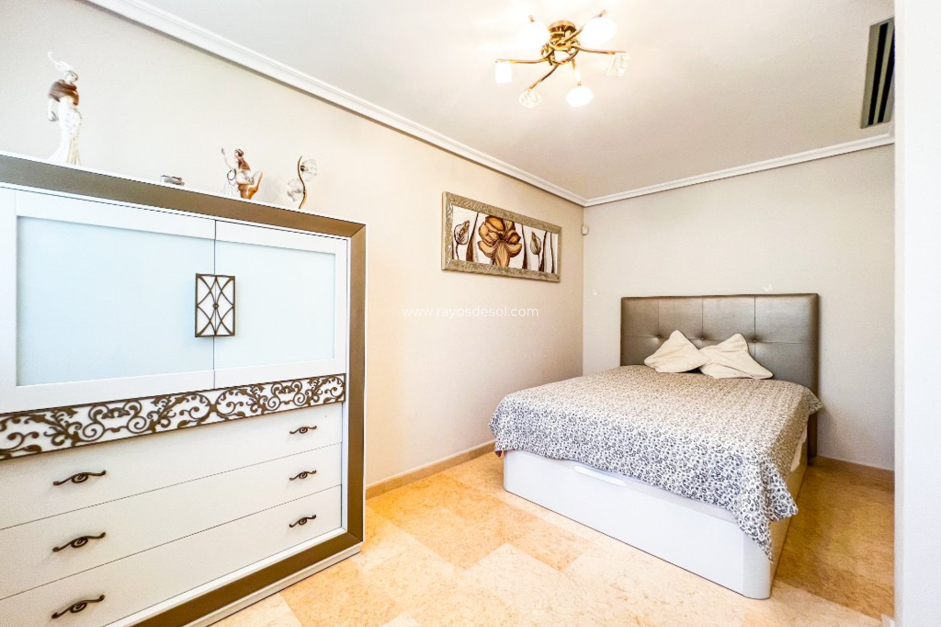 Resale - Villa - Torrevieja - La Mata