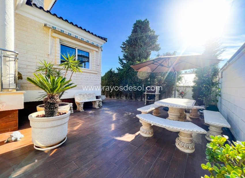 Resale - Villa - Torrevieja - La Mata