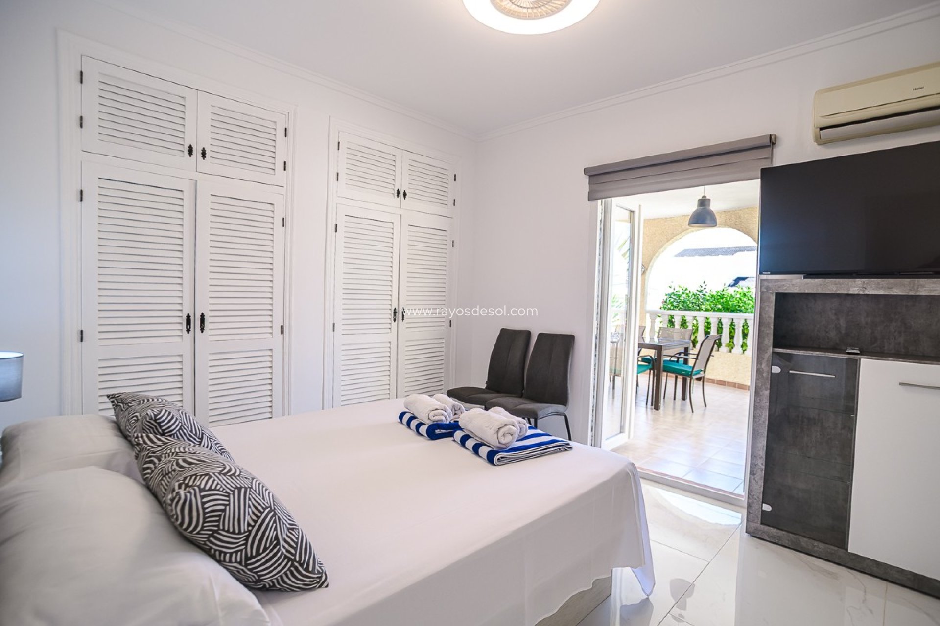 Resale - Villa - Torrevieja - La Siesta