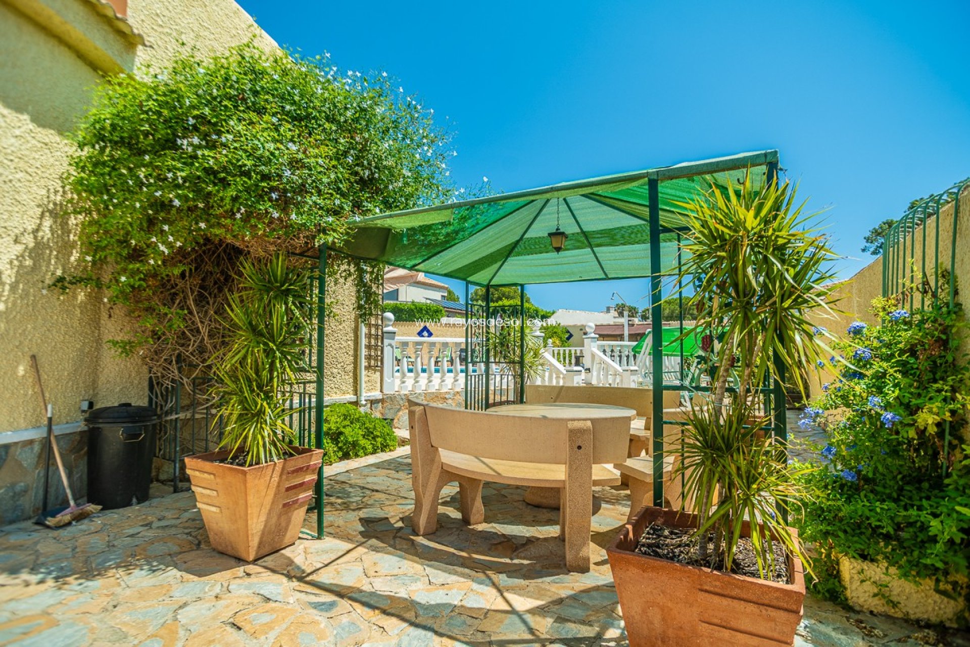 Resale - Villa - Torrevieja - La Siesta