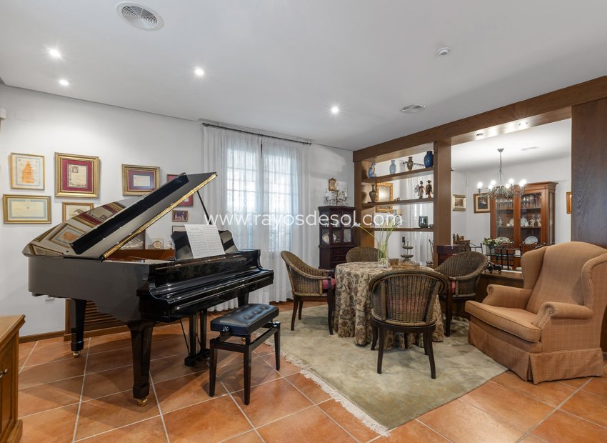 Resale - Villa - Torrevieja - La Veleta