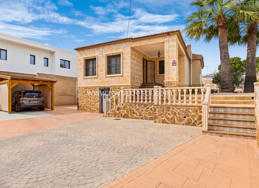 Resale - Villa - Torrevieja - Los Balcones