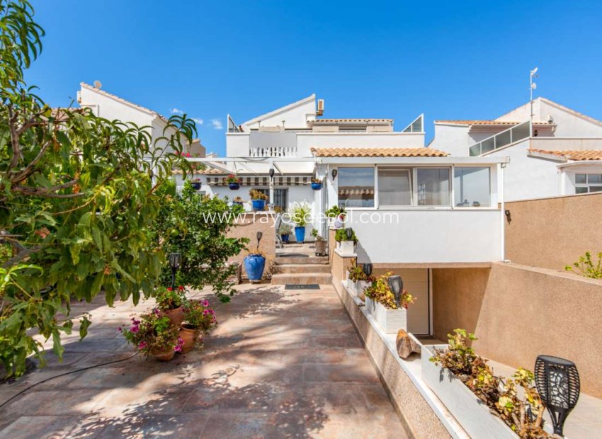 Resale - Villa - Torrevieja - Punta Prima