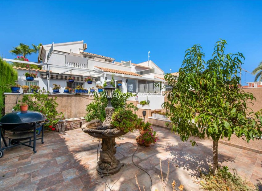 Resale - Villa - Torrevieja - Punta Prima