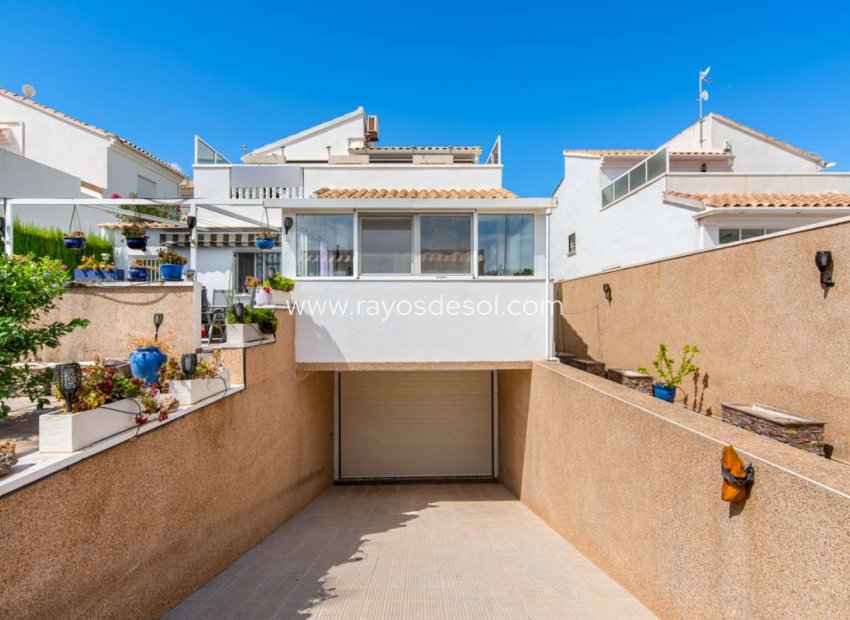 Resale - Villa - Torrevieja - Punta Prima