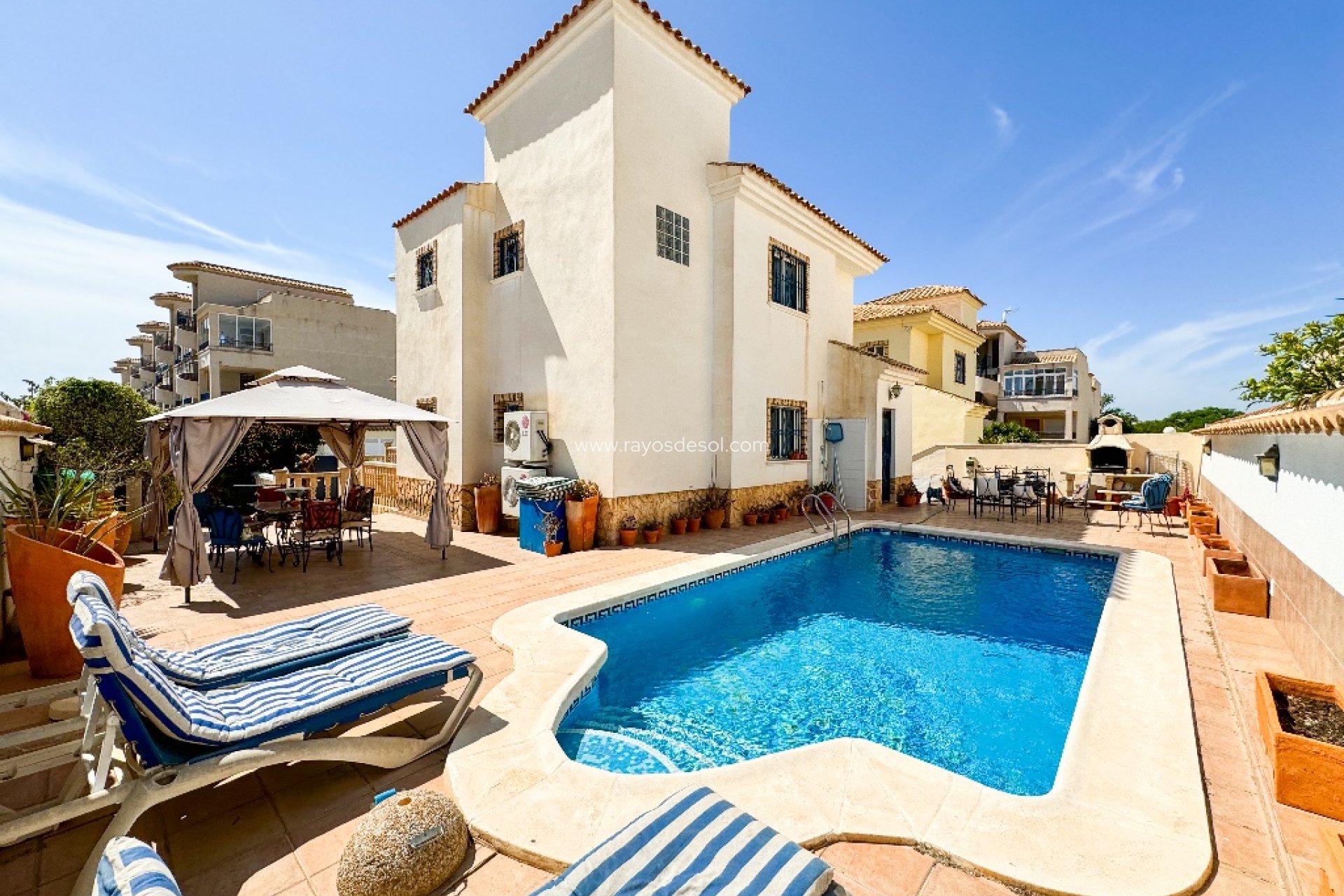 Resale - Villa - Torrevieja - Punta Prima