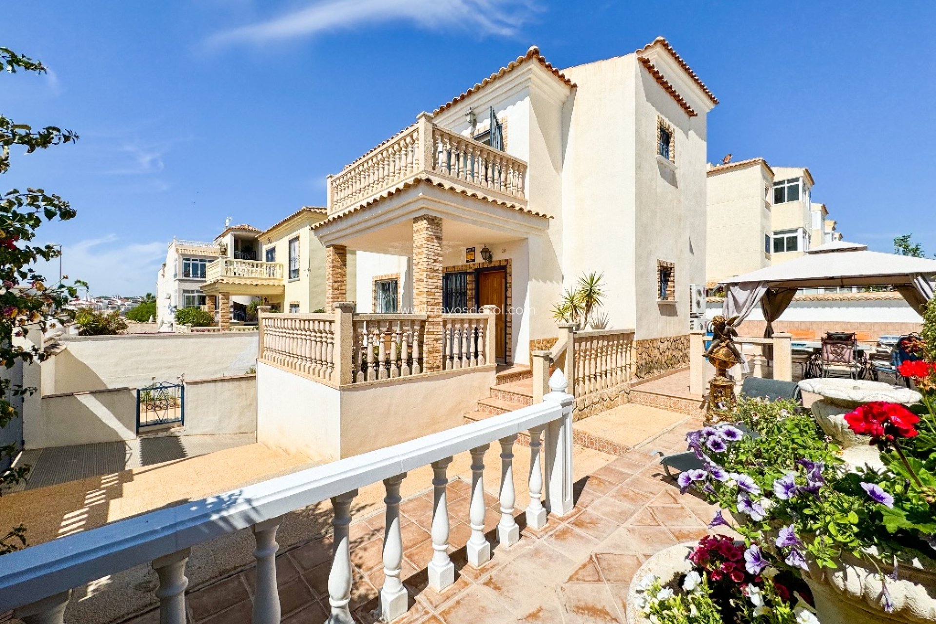 Resale - Villa - Torrevieja - Punta Prima