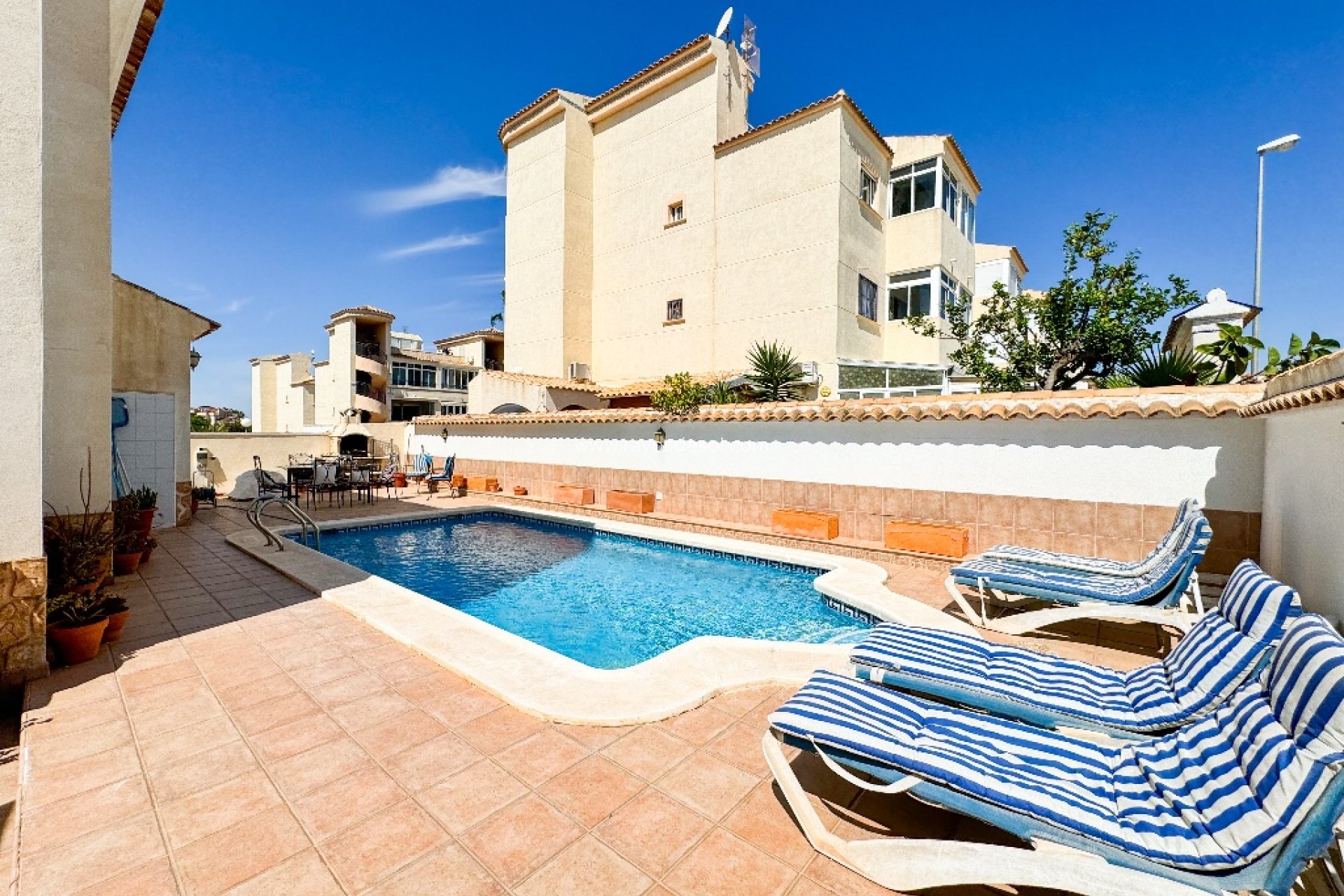 Resale - Villa - Torrevieja - Punta Prima