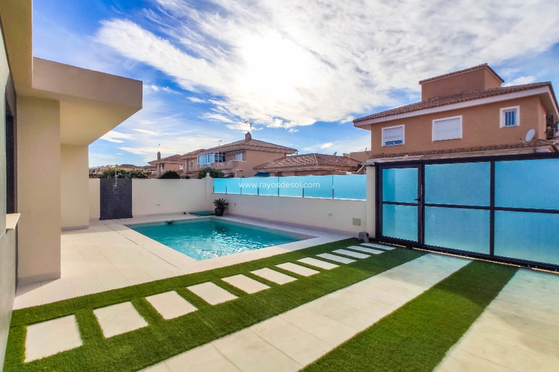 Resale - Villa - Torrevieja - Punta Prima