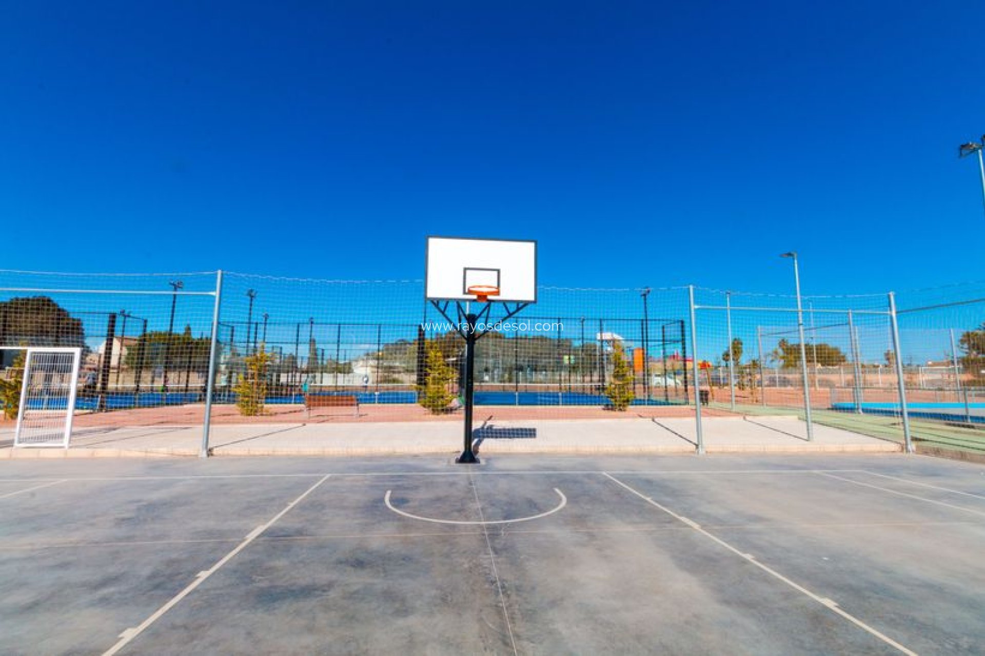 Resale - Villa - Torrevieja