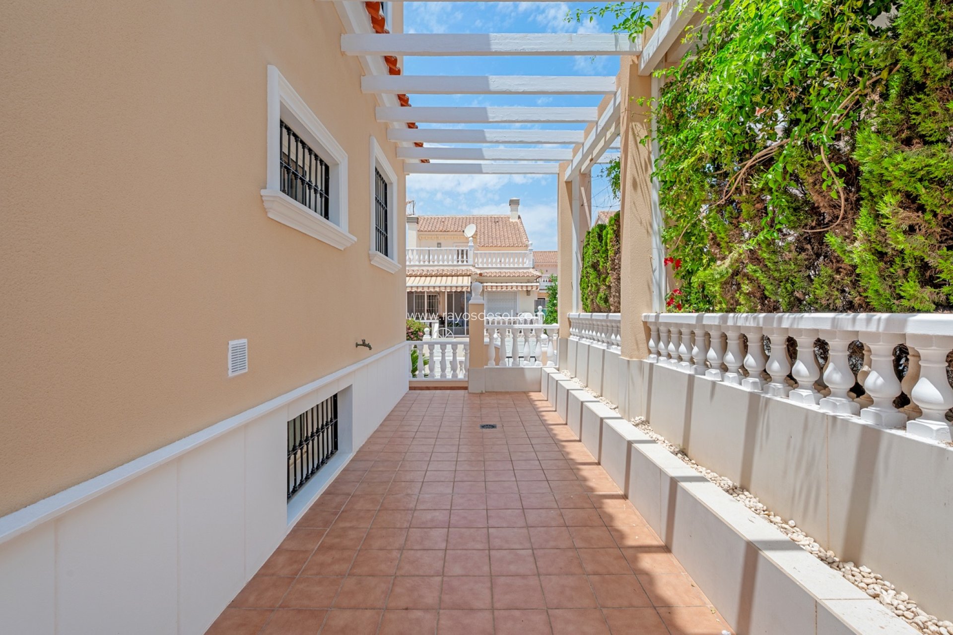 Resale - Villa - Torrevieja