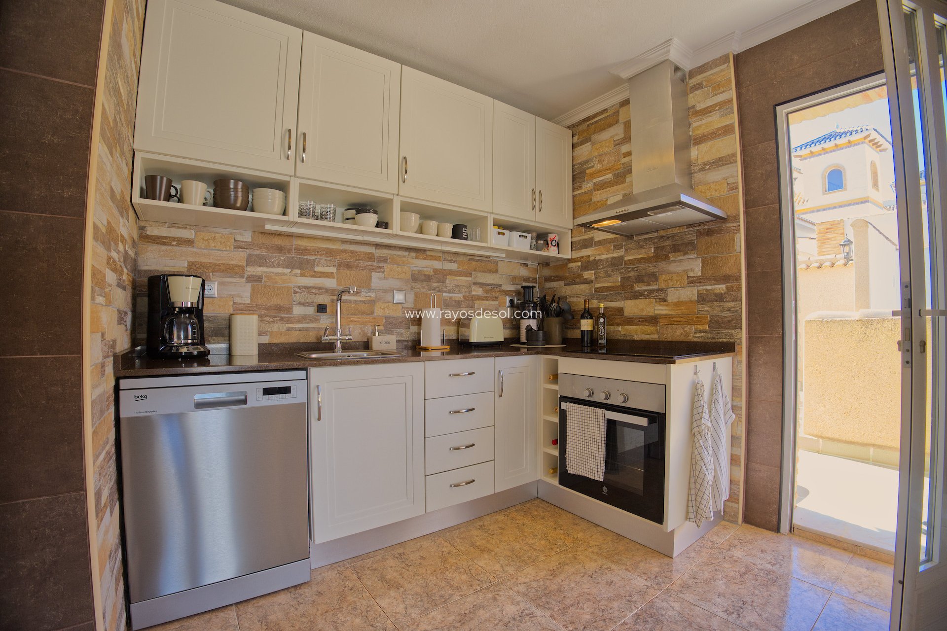 Resale - Villa - Torrevieja
