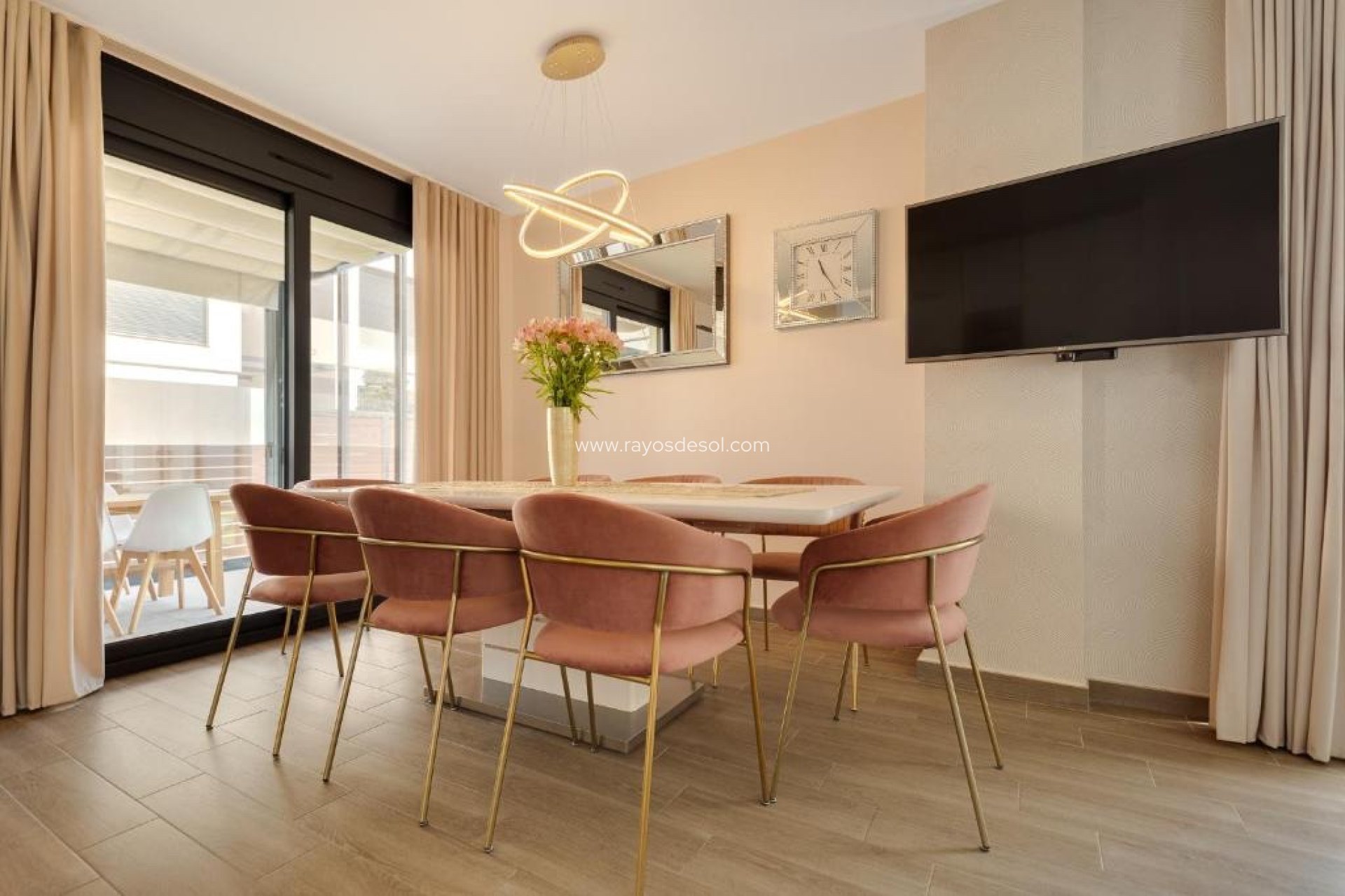 Resale - Villa - Torrevieja