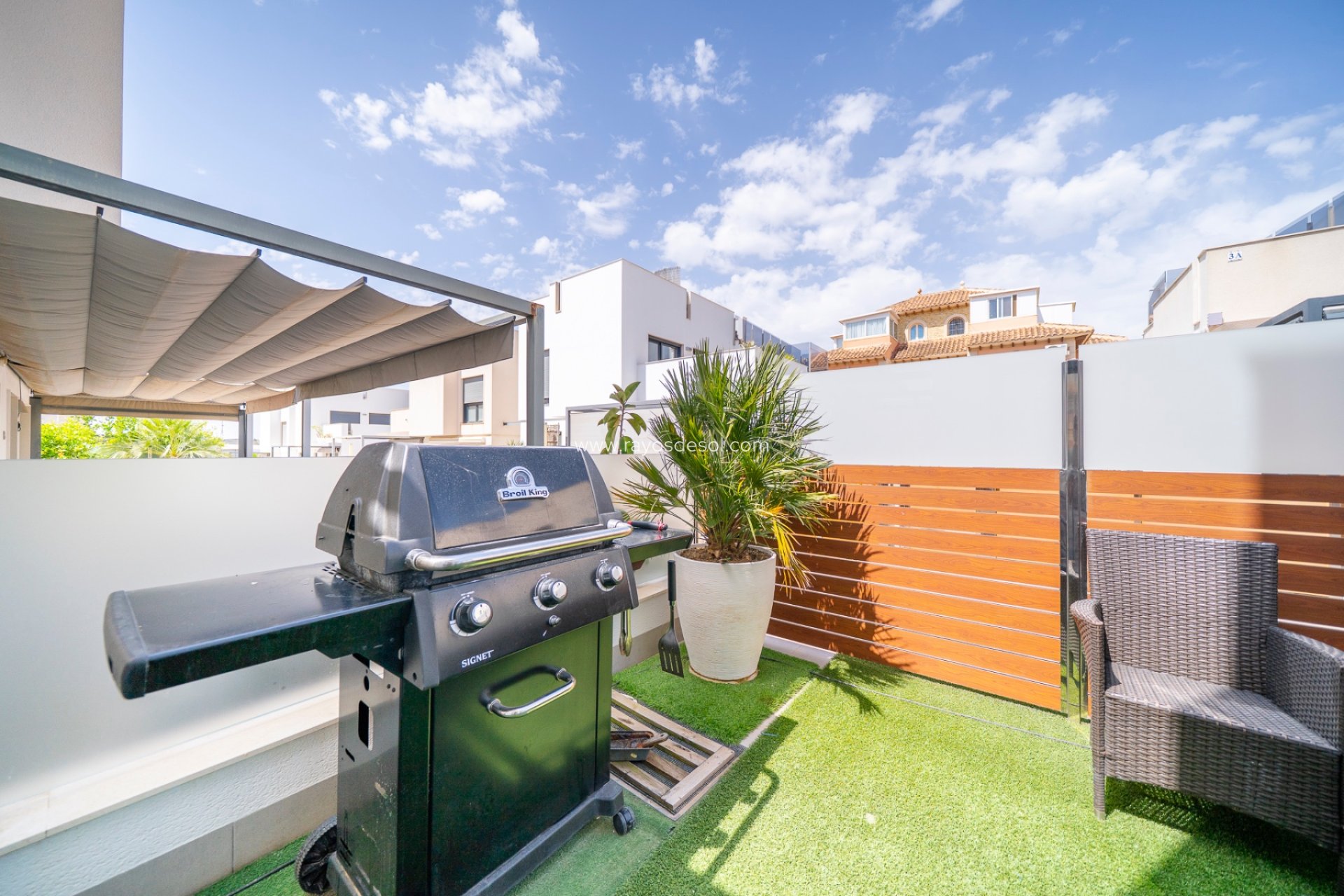 Resale - Villa - Torrevieja