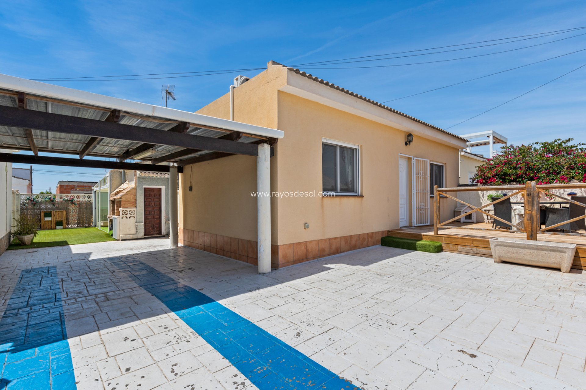 Resale - Villa - Torrevieja