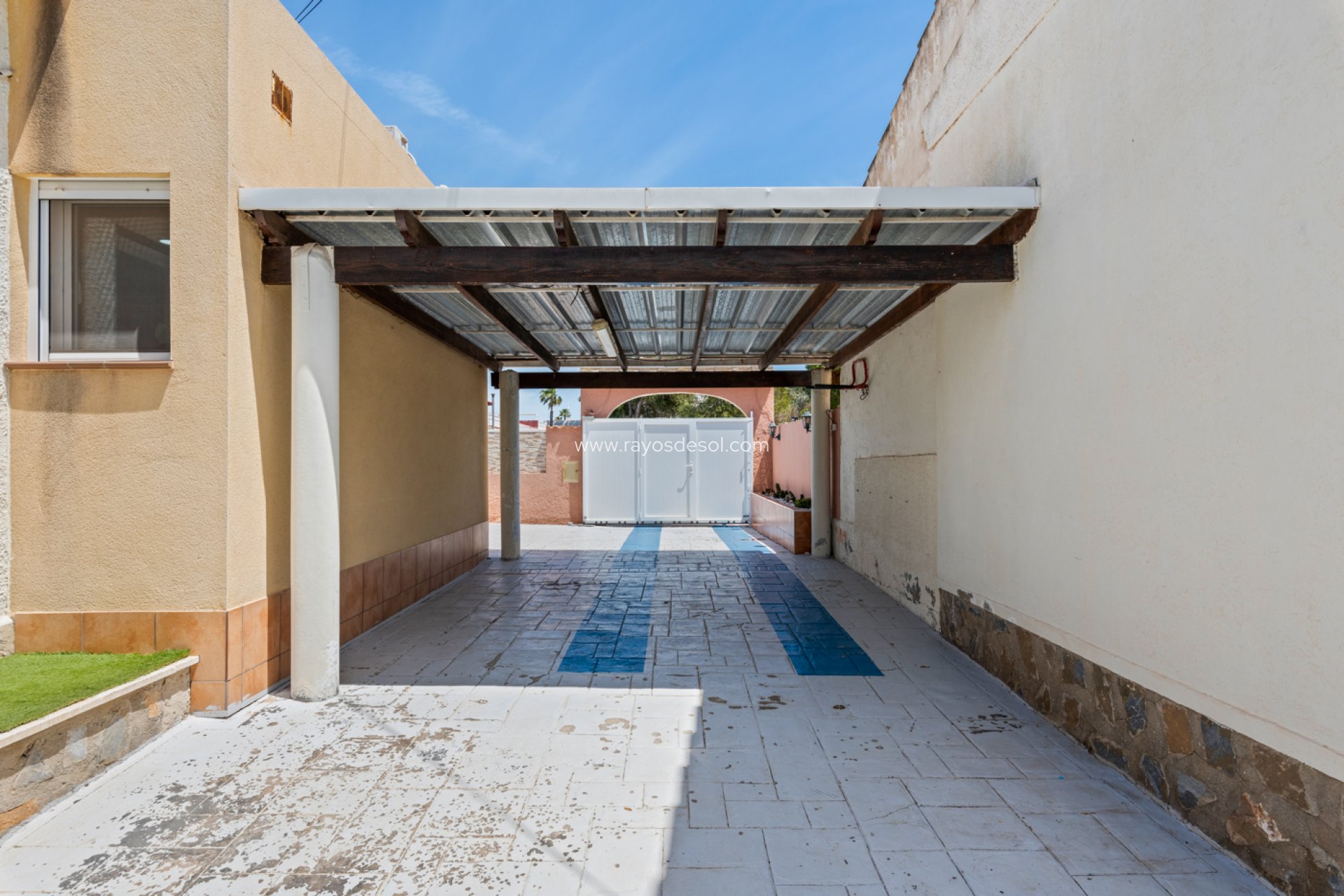 Resale - Villa - Torrevieja