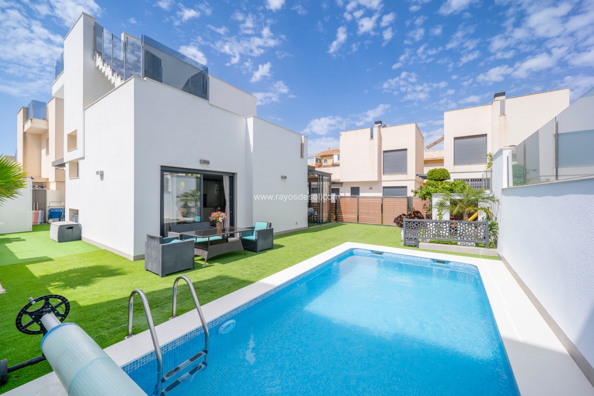 Resale - Villa - Torrevieja