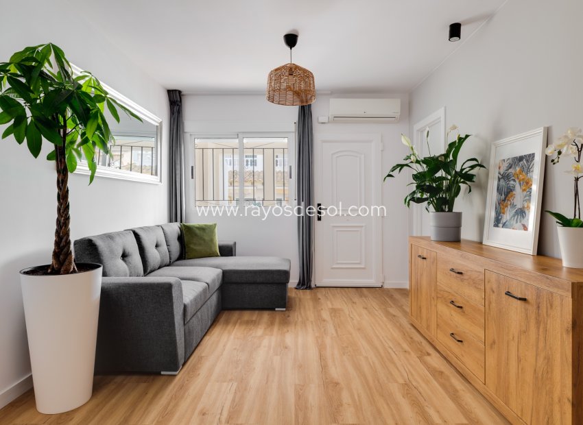 Reventa - Casa - Orihuela Costa