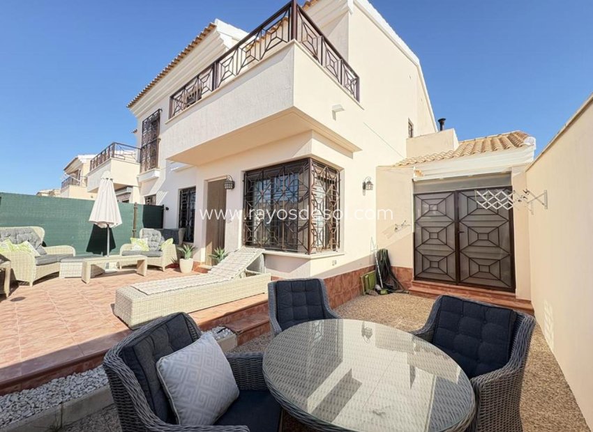 Reventa - Casa - San Cayetano