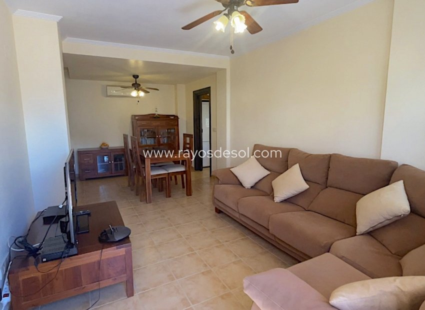 Reventa - Casa - San Cayetano