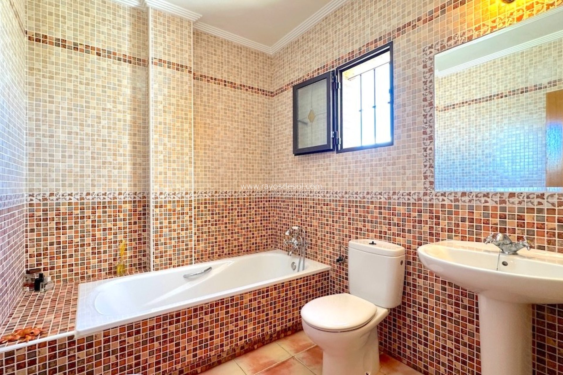 Reventa - Villa - Hondón de las Nieves - La Montañosa