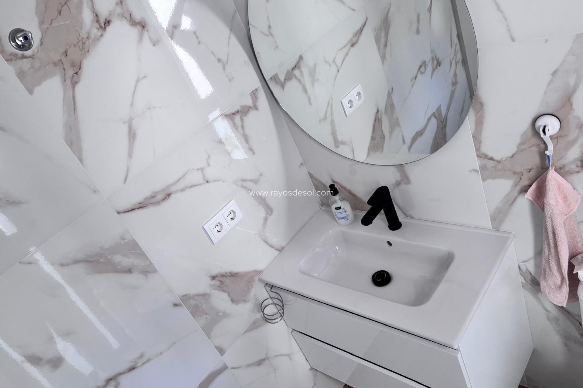 Reventa - Villa - Los Montesinos - La Herada