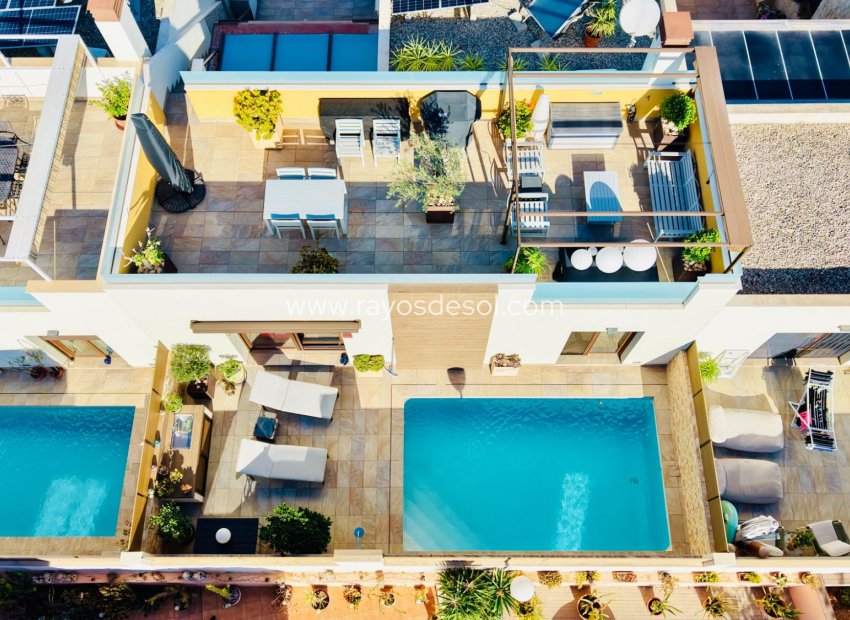 Reventa - Villa - Los Montesinos - La Herada