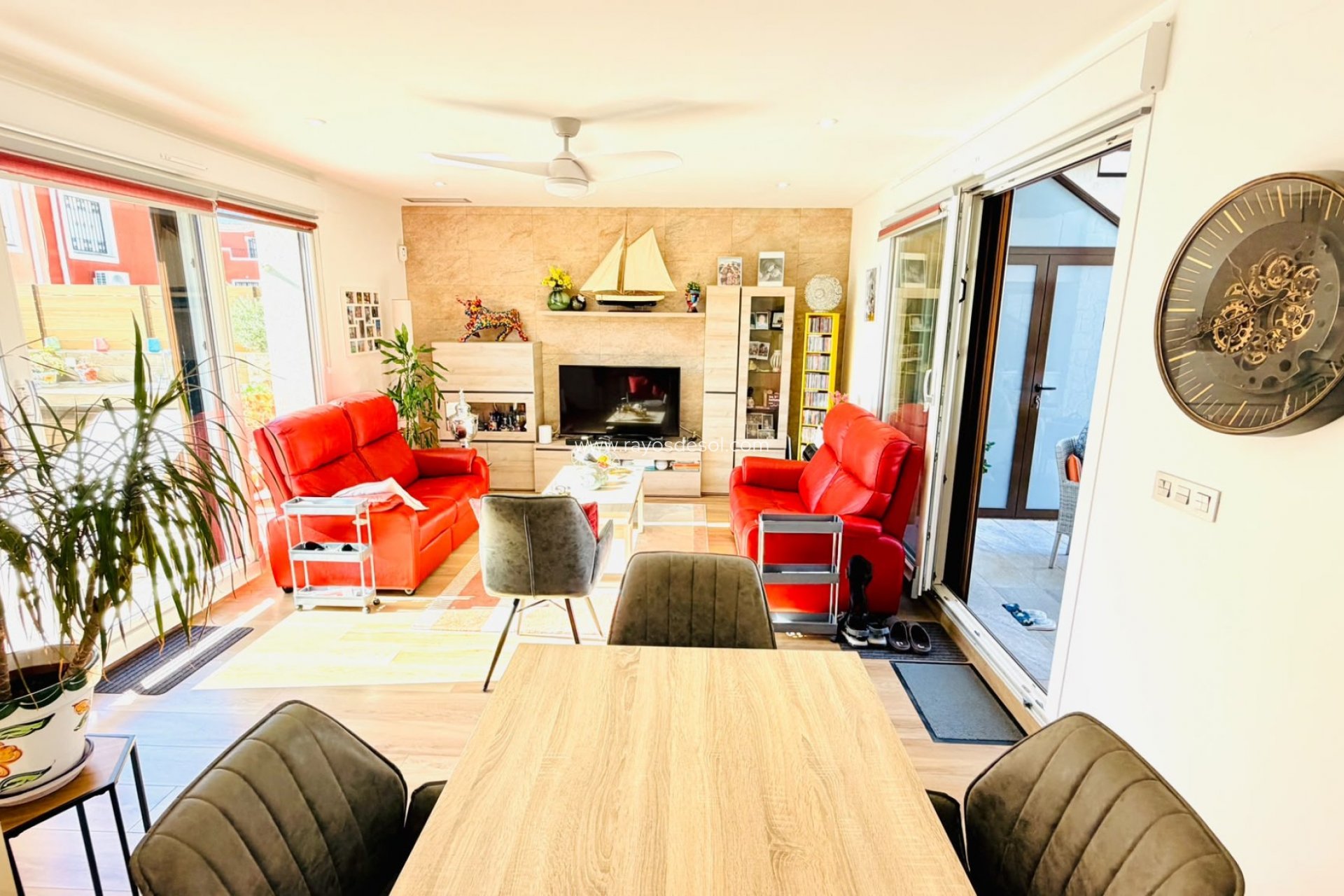 Reventa - Villa - Los Montesinos - La Herada