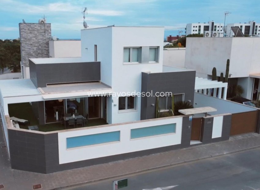 Reventa - Villa - Mil Palmeras