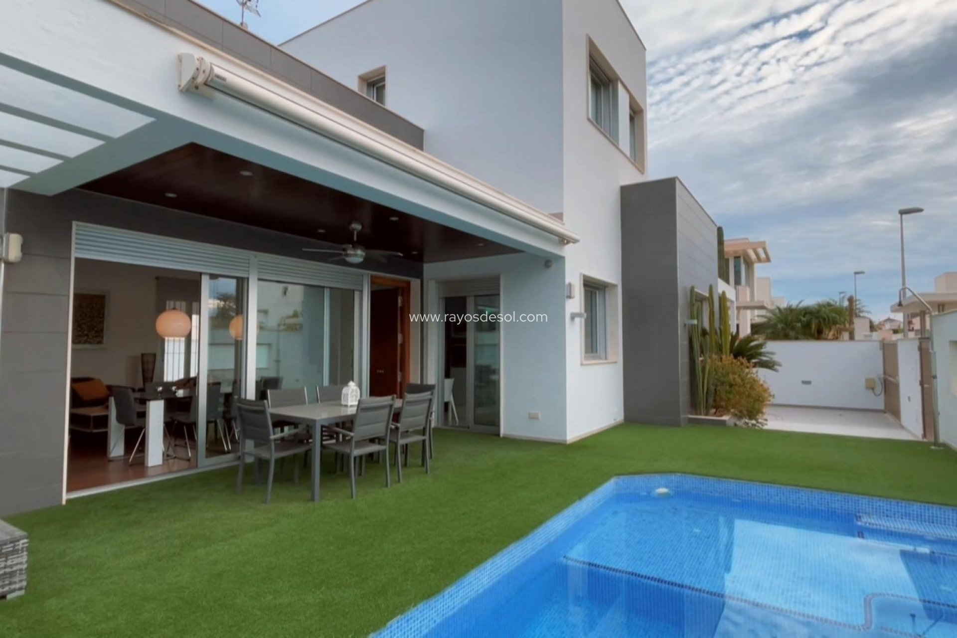 Reventa - Villa - Mil Palmeras