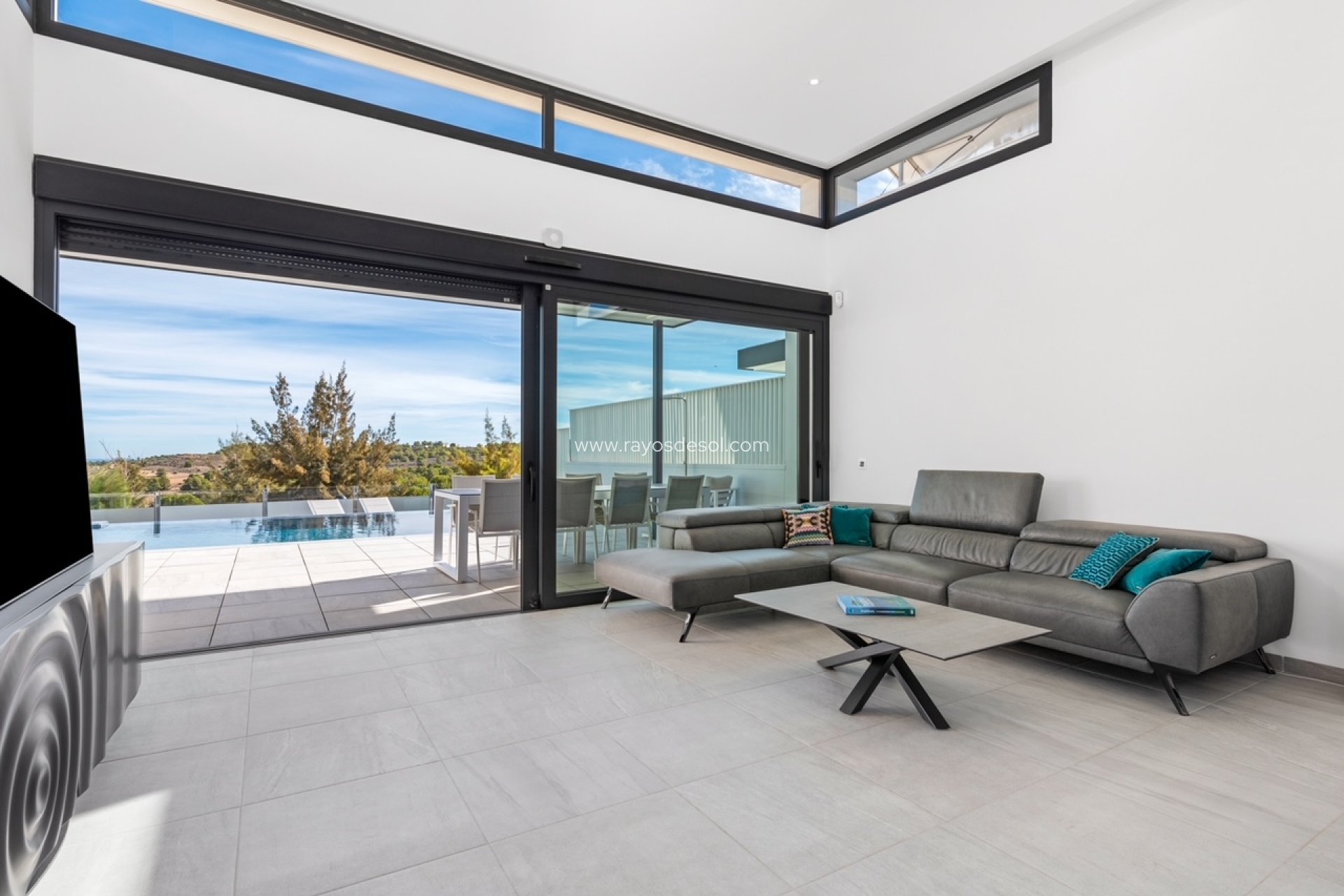 Reventa - Villa - San Miguel de Salinas - Ciudad de las comunicaciones