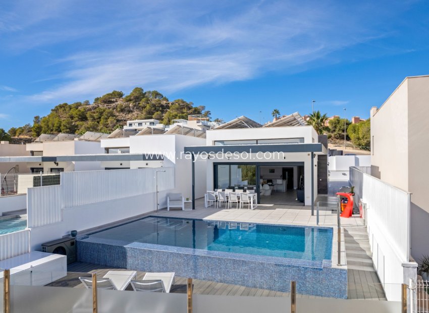 Reventa - Villa - San Miguel de Salinas - Ciudad de las comunicaciones