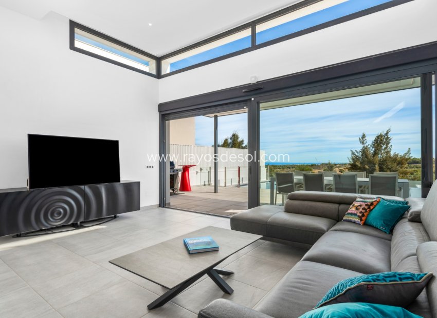 Reventa - Villa - San Miguel de Salinas - Ciudad de las comunicaciones