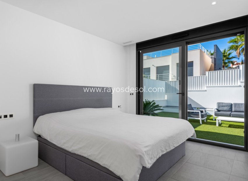 Reventa - Villa - San Miguel de Salinas - Ciudad de las comunicaciones