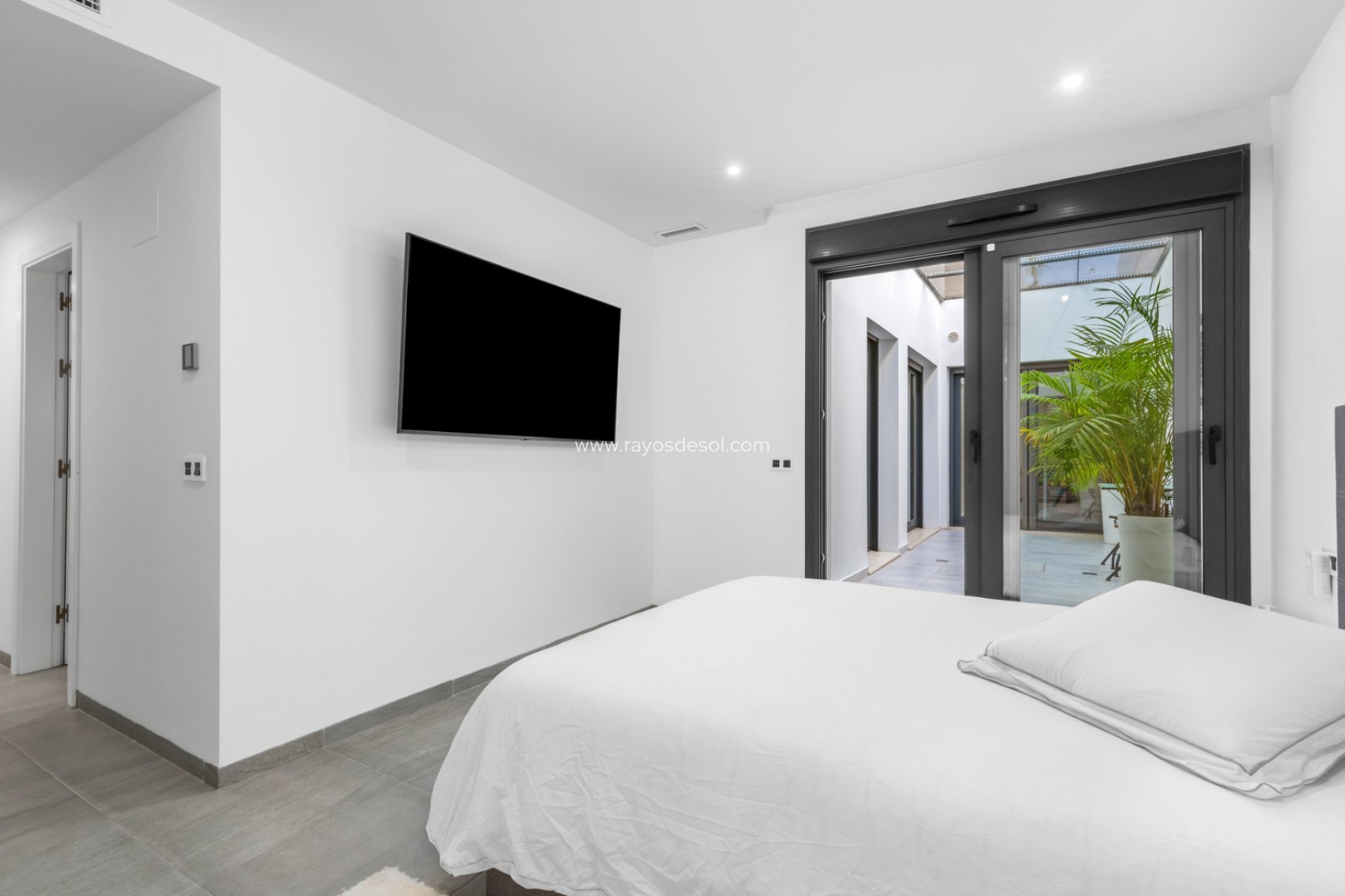 Reventa - Villa - San Miguel de Salinas - Ciudad de las comunicaciones