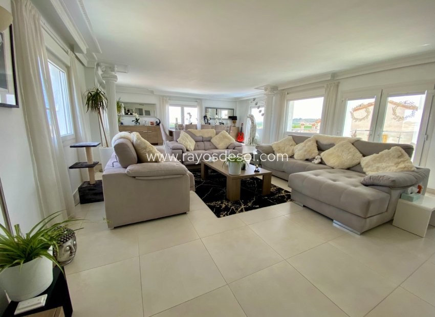 Reventa - Villa - San Miguel de Salinas - Pueblo