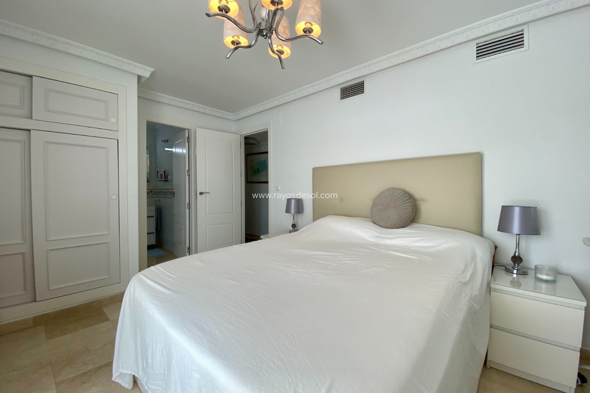 Reventa - Villa - San Miguel de Salinas - Pueblo