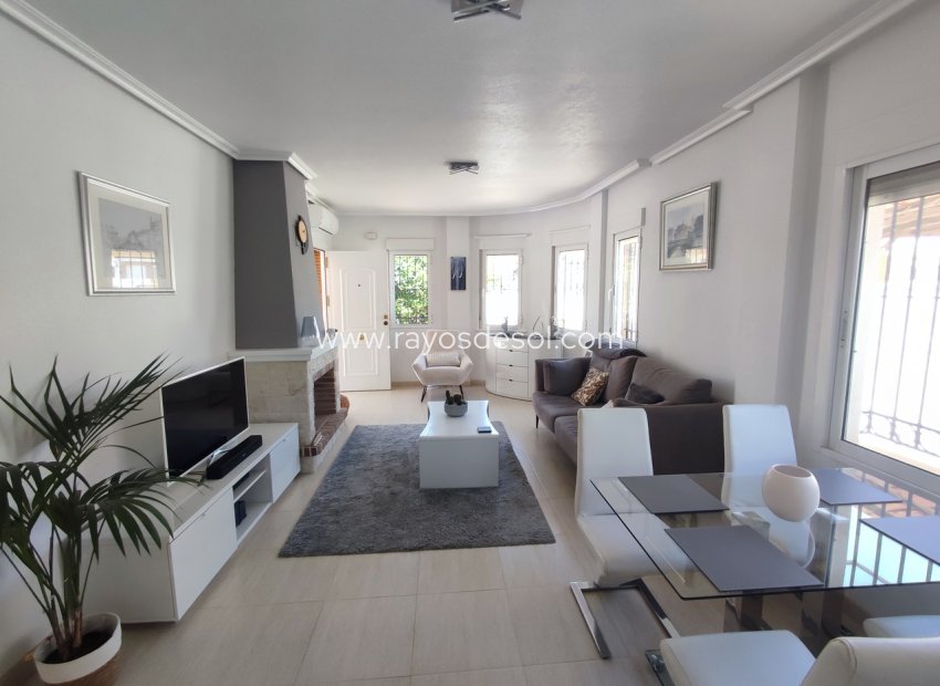 Reventa - Villa - Sucina