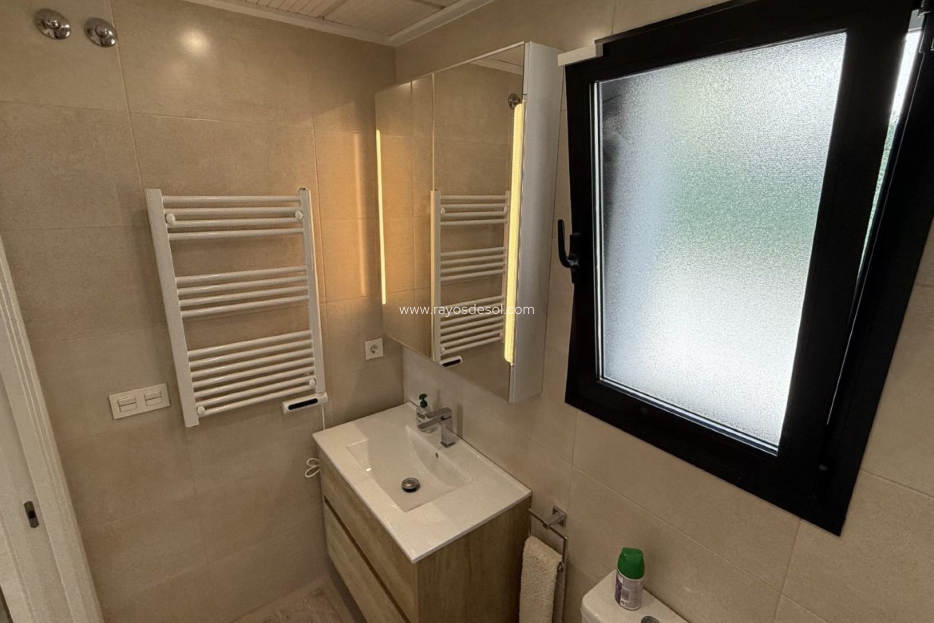 Reventa - Villa - Sucina