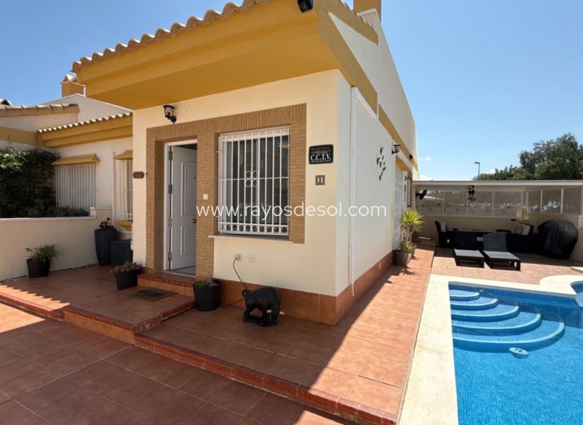 Reventa - Villa - Sucina