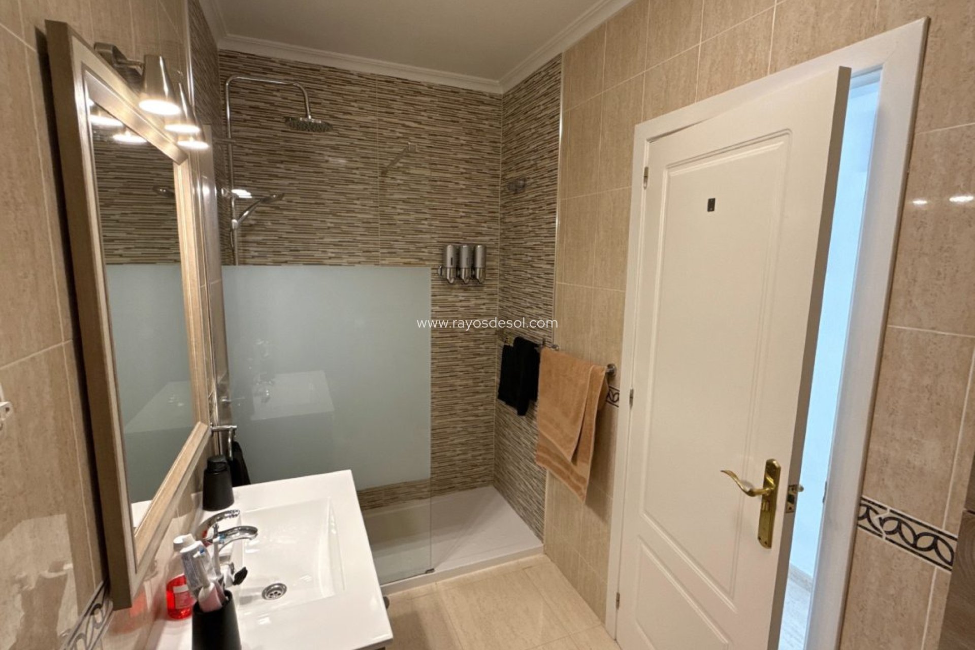 Reventa - Villa - Sucina