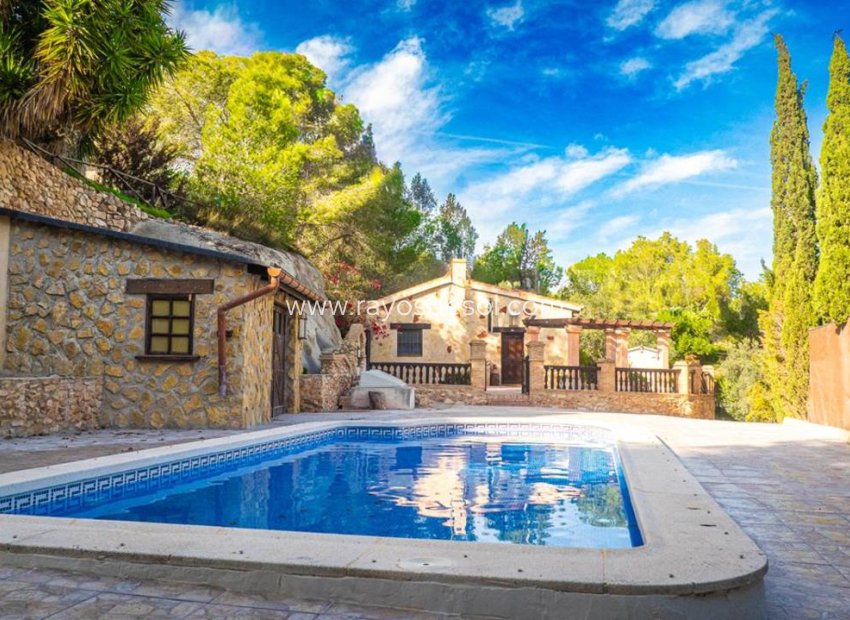 Reventa - Villa - Sucina