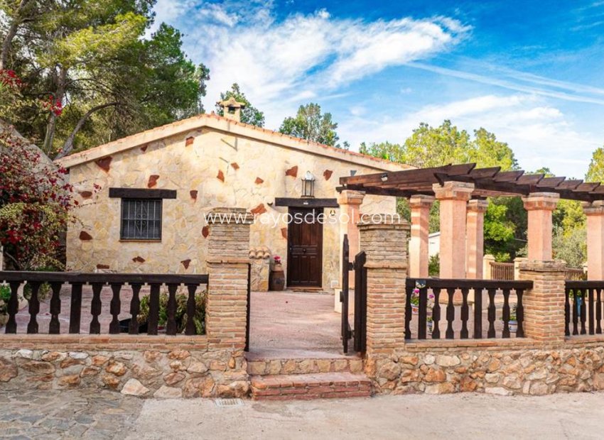 Reventa - Villa - Sucina