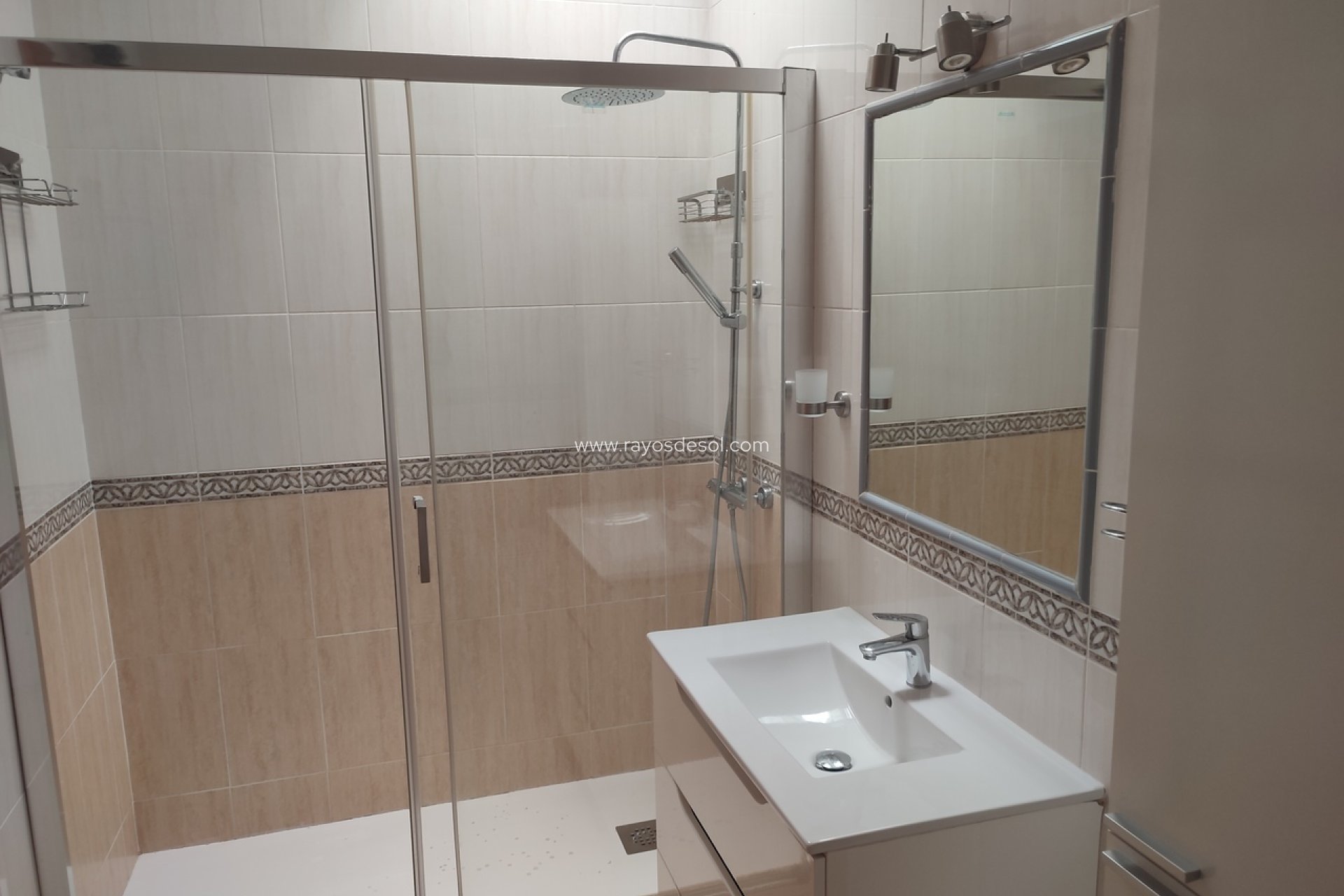 Reventa - Villa - Sucina