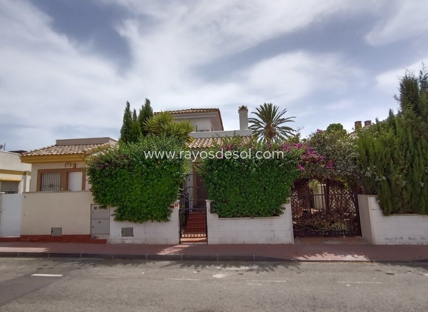 Reventa - Villa - Sucina
