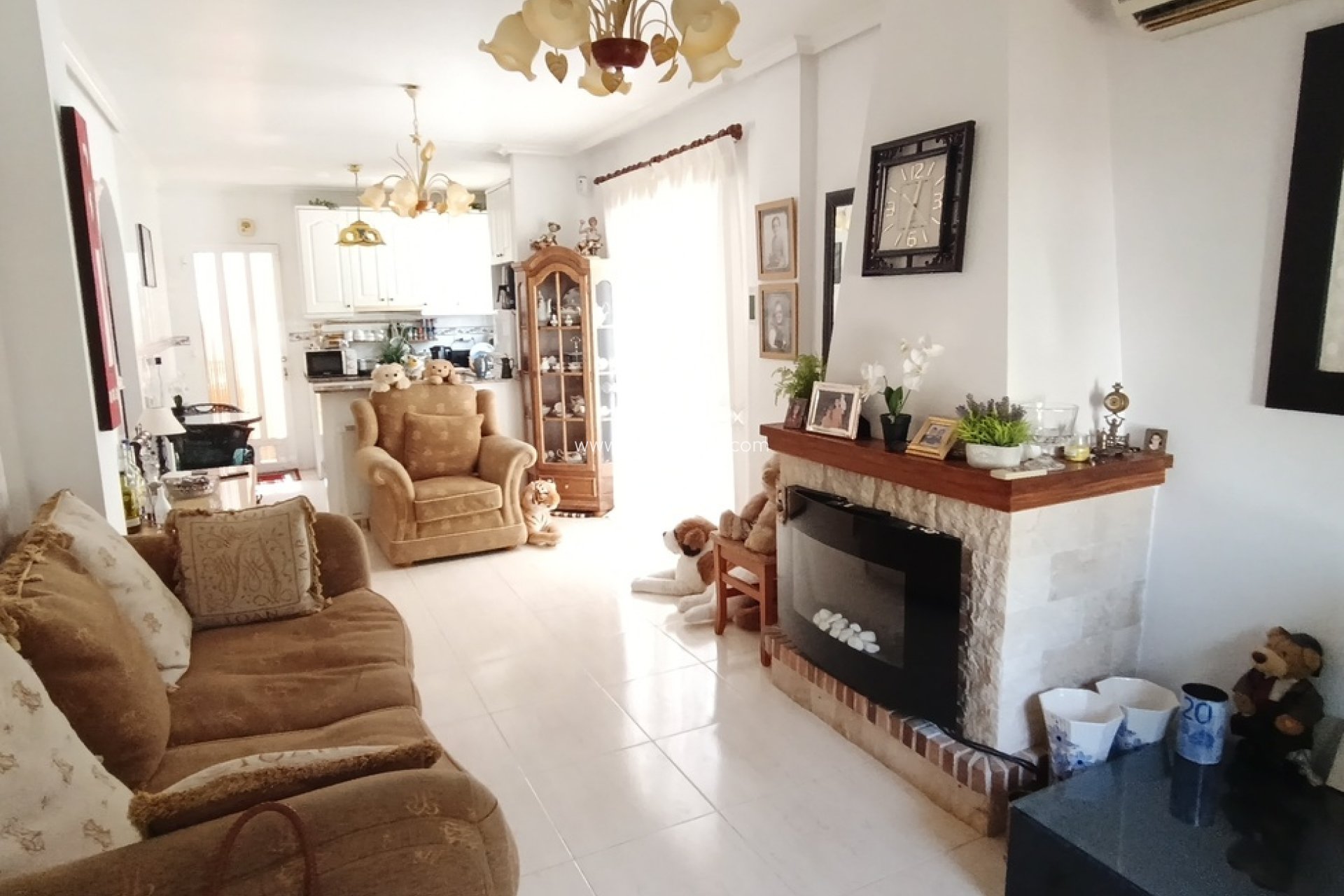 Reventa - Villa - Sucina